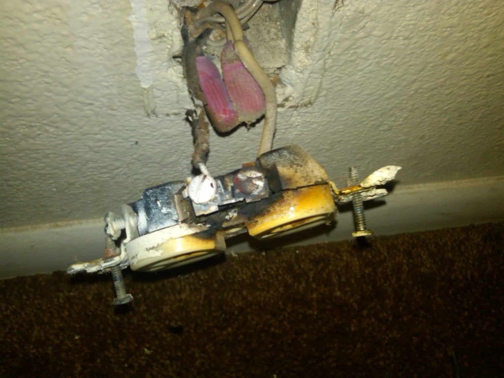 Electrical outlet Repairs Phoenix